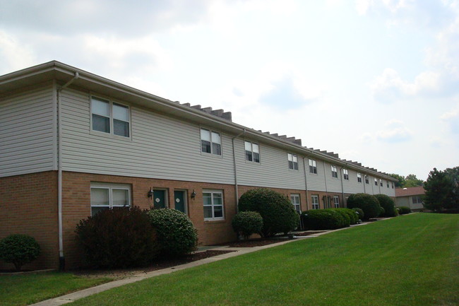 103 E Lincoln St in Normal, IL - Foto de edificio - Building Photo