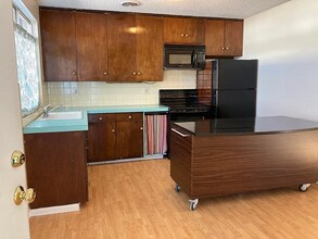 401 Arnold St in Las Vegas, NV - Building Photo - Building Photo