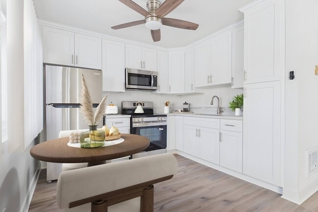 Gilmore  Apartments Van Nuys