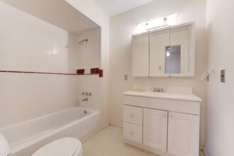 604 S Flood Ave in Norman, OK - Building Photo - Building Photo