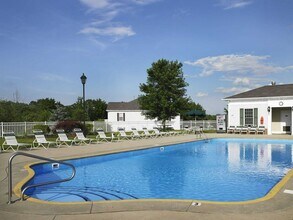 Berkley Manor in Cranberry Township, PA - Foto de edificio - Building Photo