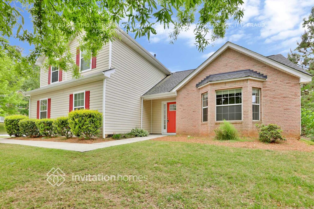 5901 Black Top Way in Fairburn, GA - Building Photo