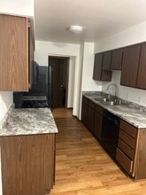 1229 S Thompson Dr in Madison, WI - Building Photo - Building Photo