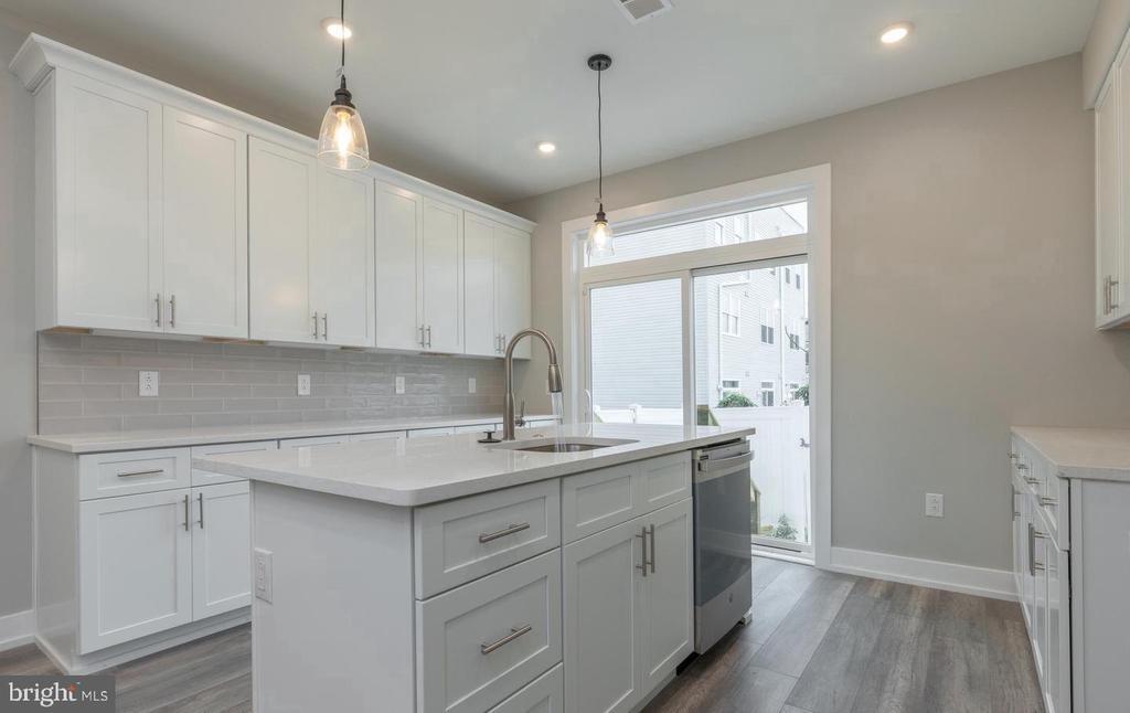 140 W Huntingdon St in Philadelphia, PA - Building Photo