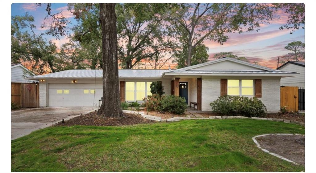 10058 Cedardale Dr in Houston, TX - Building Photo
