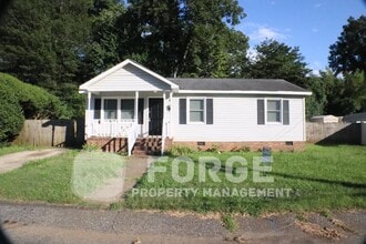 6 Winn St in Greenville, SC - Building Photo - Building Photo