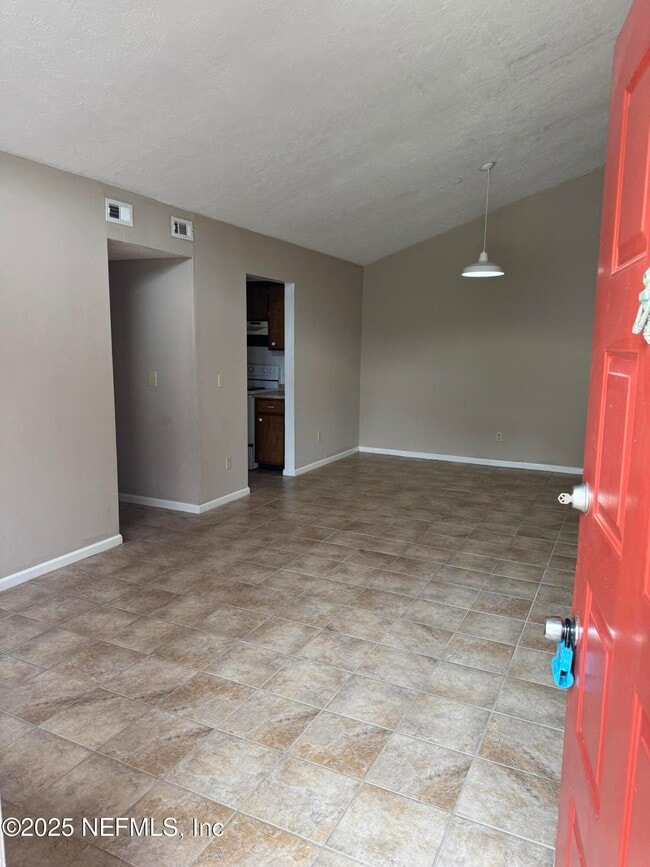 4751 San Jose Manor Dr W in Jacksonville, FL - Building Photo - Building Photo