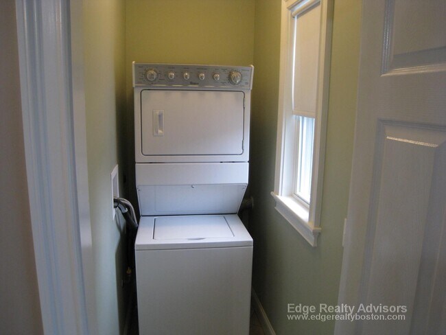 38 Turner St, Unit 2 in Boston, MA - Building Photo - Building Photo