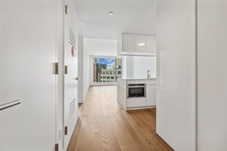 99 Hudson St in Jersey City, NJ - Building Photo - Building Photo