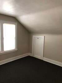 115 Smith St, Unit #B photo'