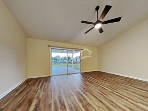 2884 Alaskan Way in Jacksonville, FL - Foto de edificio - Building Photo