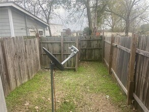 410 Old Thorndale Rd in Taylor, TX - Building Photo - Building Photo