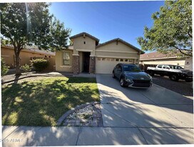 2747 E Clifton Ave in Gilbert, AZ - Building Photo