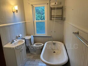 112 W Tompkins St in Columbus, OH - Building Photo - Building Photo