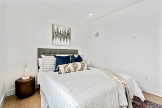 472 W Broadway in Boston, MA - Building Photo - Building Photo