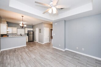 205 W San Carlos St in Laredo, TX - Building Photo - Building Photo