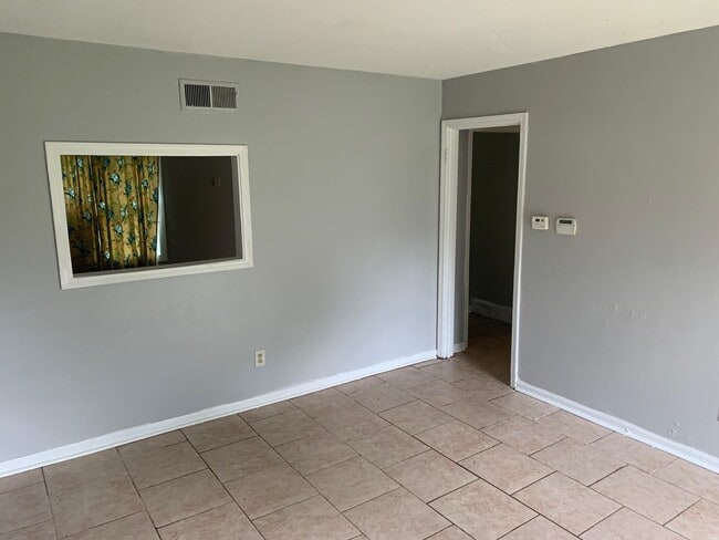 1040 Canary Ln in Memphis, TN - Building Photo - Building Photo