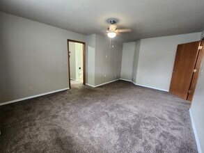 513 Boros Ct in Richland, WA - Foto de edificio - Building Photo
