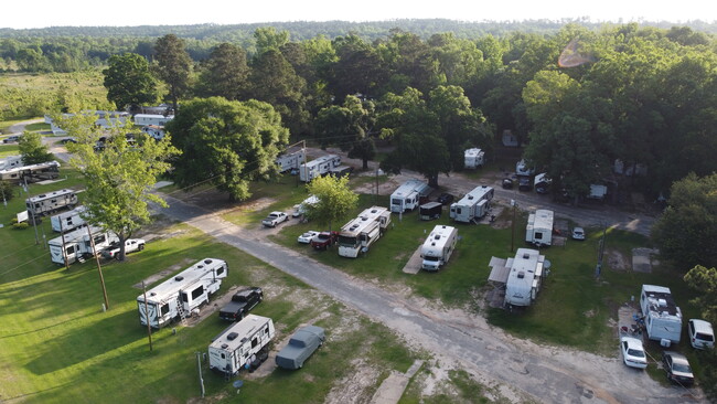 Branching Pines in Fort Mitchell, AL - Foto de edificio - Building Photo