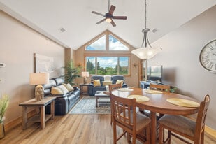 2051 N Main St in Coeur d'Alene, ID - Building Photo