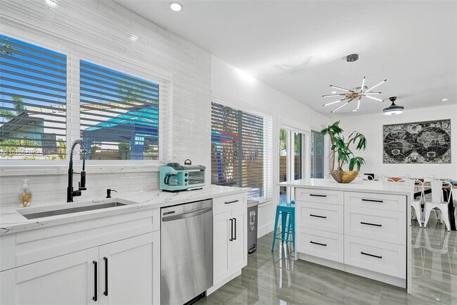 property at 1800 N Victoria Park Rd