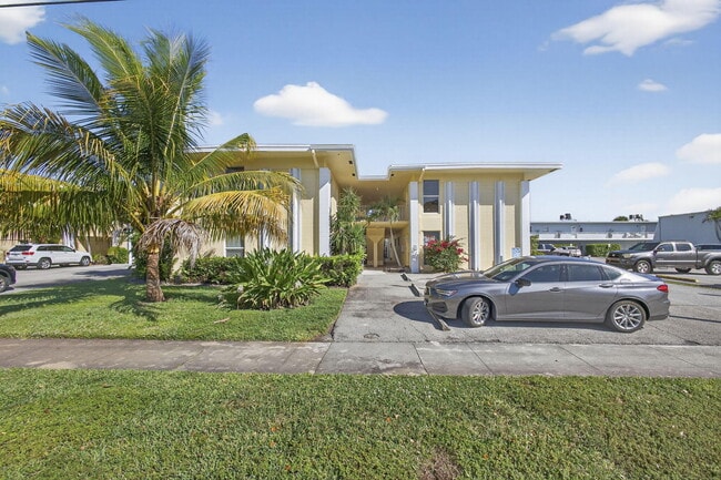 property at 727 Hummingbird Way