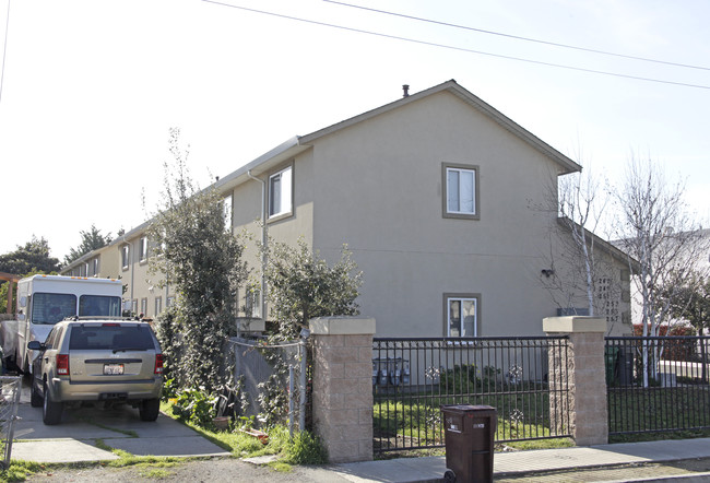 253-257 Laurel Ave in Hayward, CA - Foto de edificio - Building Photo