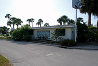 Buena Vista Inn in New Smyrna Beach, FL - Foto de edificio - Building Photo