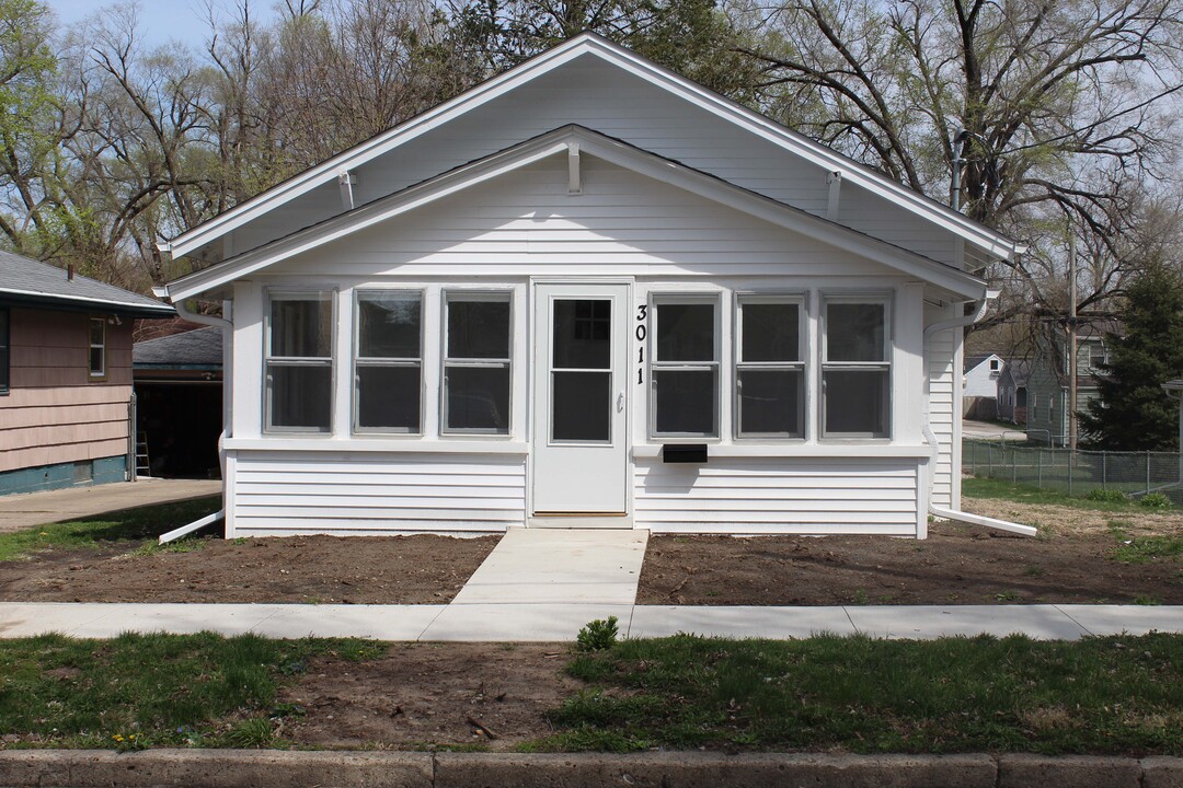 3011 Bowdoin St in Des Moines, IA - Building Photo