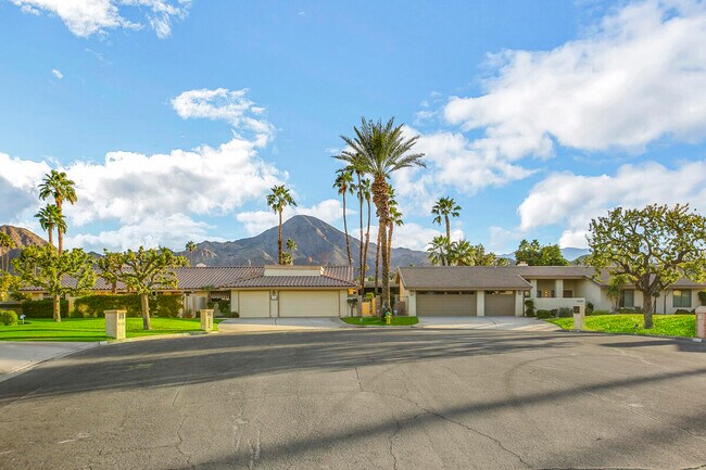 45455 Crow Cir in Indian Wells, CA - Building Photo - Building Photo