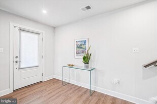 6732 Belcrest Rd in Hyattsville, MD - Building Photo