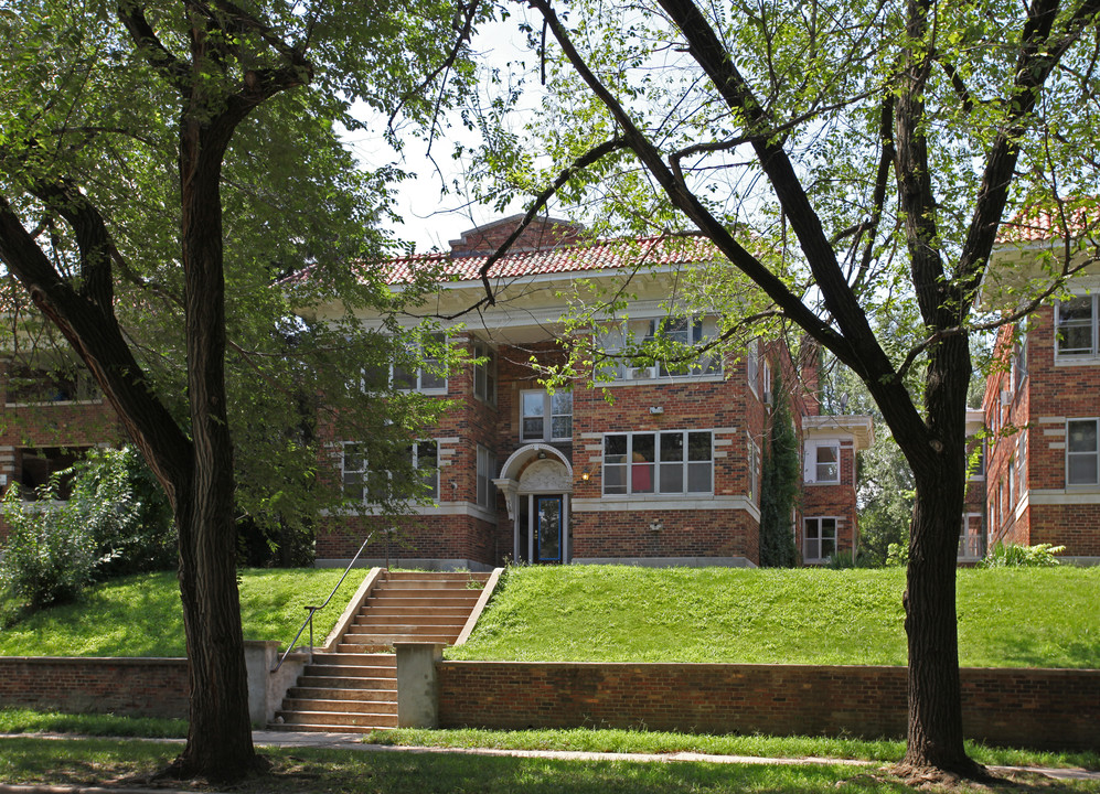 Smart Lofts on Gladstone in Kansas City, MO - Building Photo