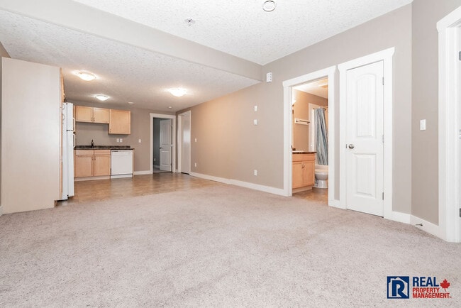 11221 A 75 Ave in Grande Prairie, AB - Building Photo - Building Photo