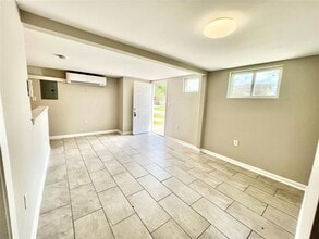 204 S 74th 1/2 St in Houston, TX - Building Photo - Building Photo