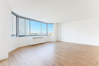 1735 York Ave in New York, NY - Building Photo - Building Photo