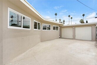 2127 N Mountain View Ave in San Bernardino, CA - Building Photo - Building Photo