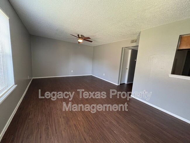 1712 Short St in Cleburne, TX - Building Photo - Building Photo