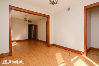 2312 W Iowa St, Unit M04B in Chicago, IL - Building Photo - Building Photo