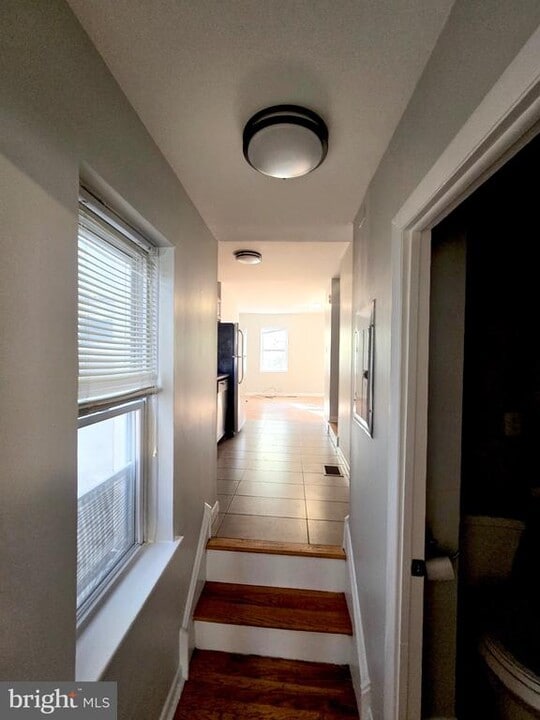 525 N 33rd St in Philadelphia, PA - Building Photo