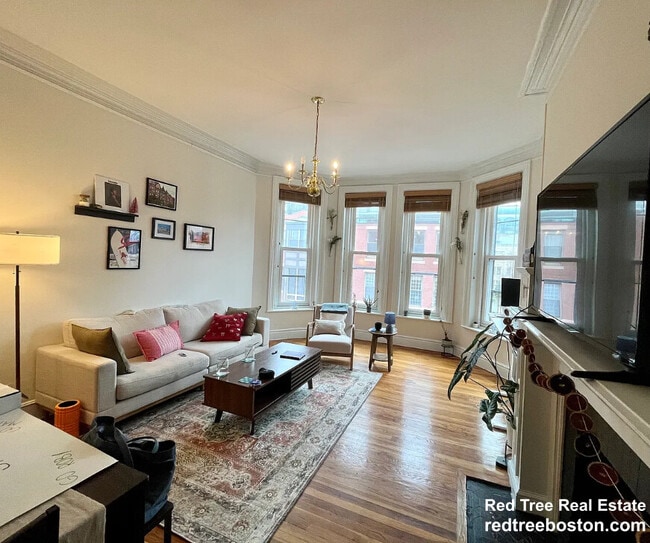 206 Commonwealth Ave, Unit 8