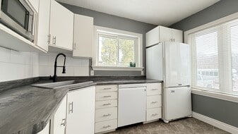 1100 Hamilton Rd in London, ON - Building Photo