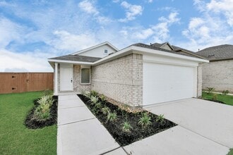 1034 Gentle Nook Dr in Beasley, TX - Building Photo - Building Photo