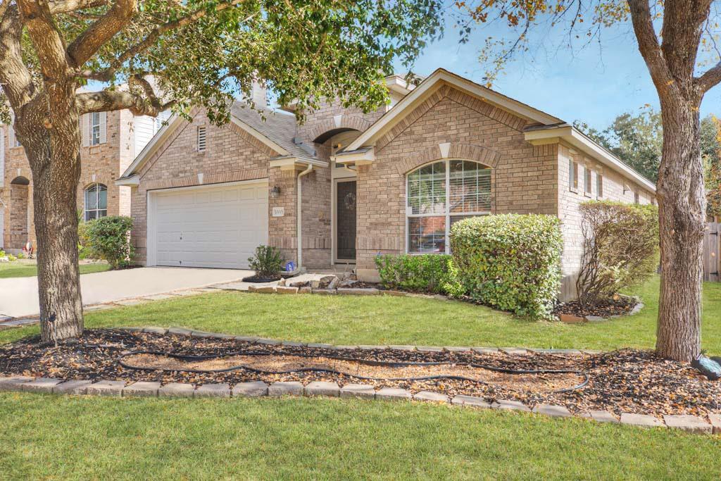 10001 Buffalo Lake Ln in Austin, TX - Building Photo