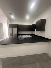 2423 NW 23rd Ln in Fort Lauderdale, FL - Building Photo - Building Photo