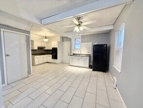 2743 N Rutherford Ave in Chicago, IL - Building Photo - Building Photo