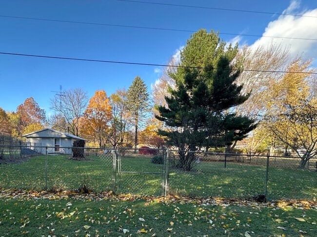 2738 Eaman Rd in Benton Harbor, MI - Building Photo - Building Photo