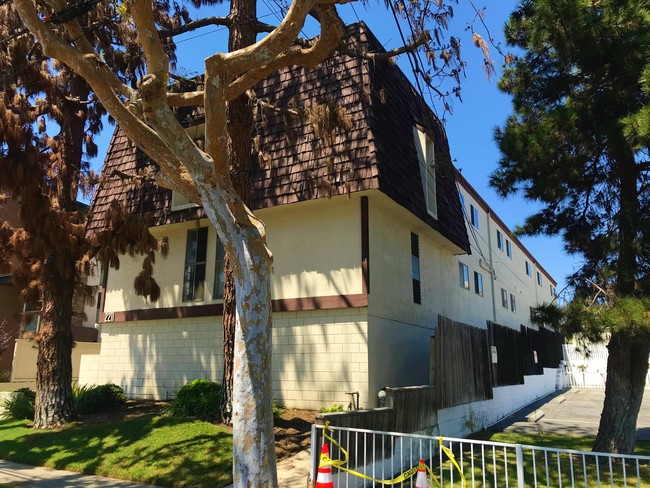 6 Unit Apartment Building in Redondo Beach