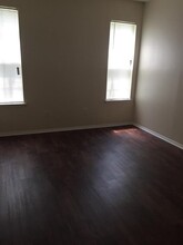 10003 Rutland Village E in Austin, TX - Building Photo - Building Photo