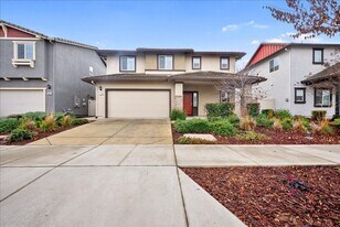 3818 Fong Ranch Rd in Sacramento, CA - Building Photo