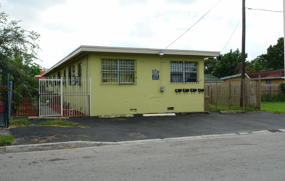 60 NE 80th Ter in Miami, FL - Foto de edificio